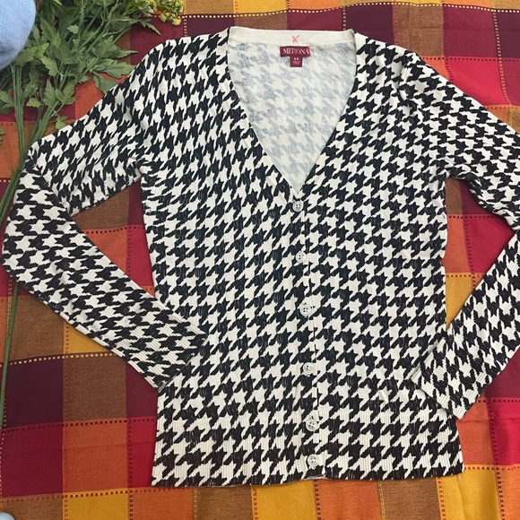 Cardigan - Picture 3 of 9